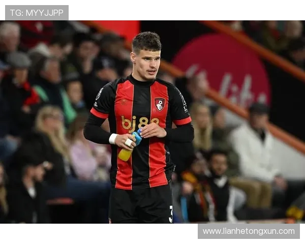 罗马诺确认罗伯逊未来未定，利物浦转会谈判暂缓(3)